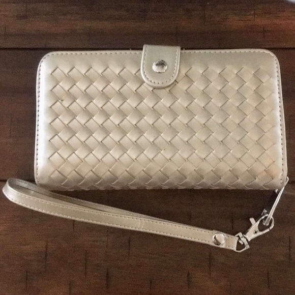 Woven Leather Wristlet w/ Cellphone Holder - Picture 2 of 4